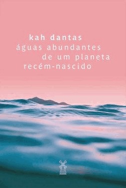 Aguas Abundantes De Um Planeta Recem-Nascido