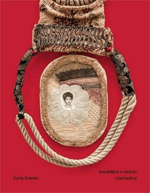 Assombrar O Mundo Com Beleza